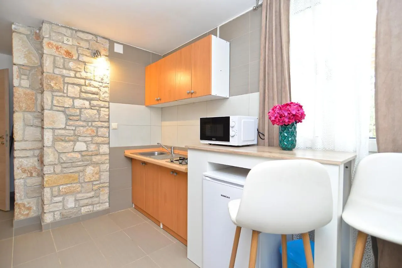 Apartments Volf 1405 Peroj