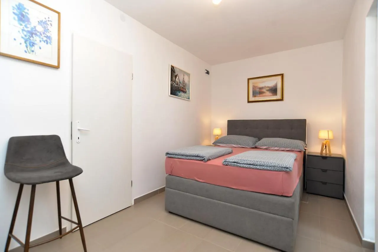 Apartments Volf 1405 Peroj