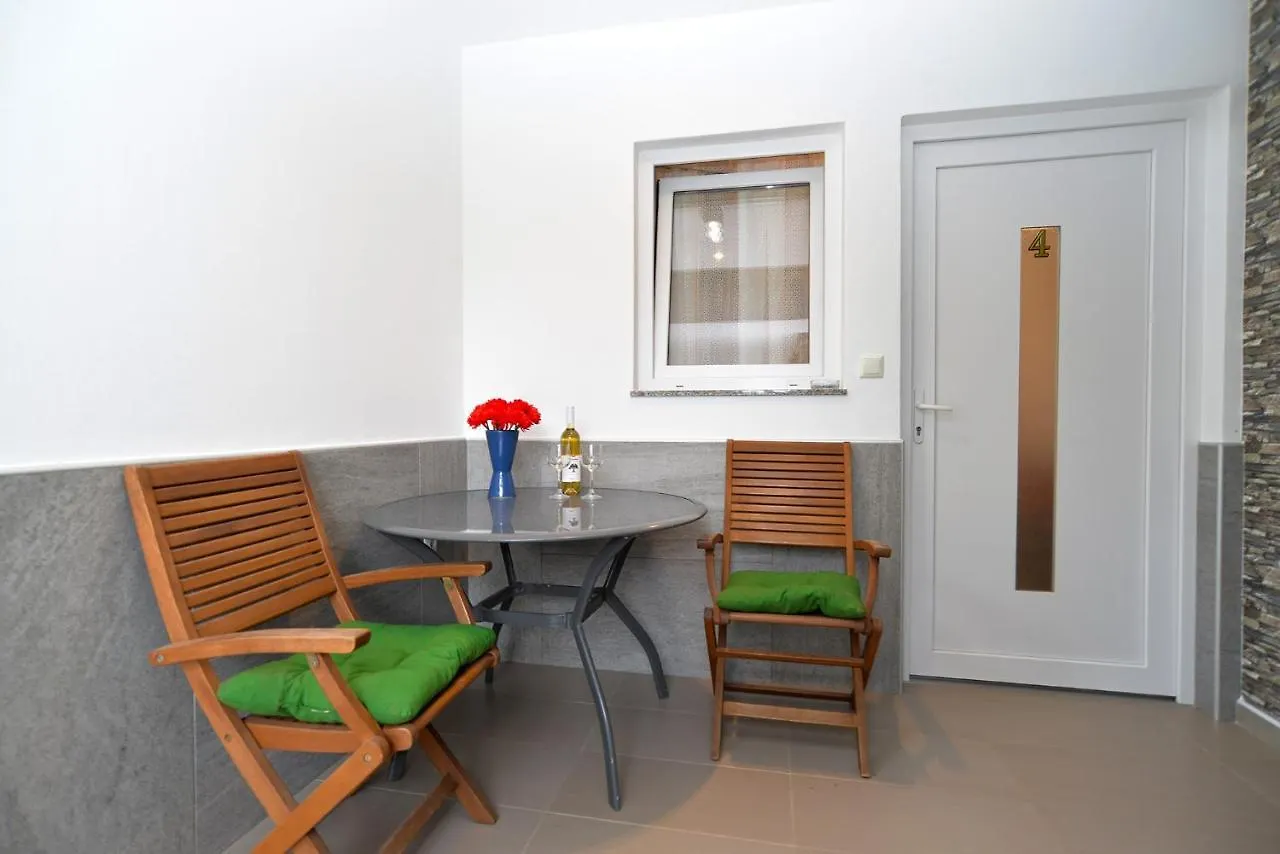 Apartments Volf 1405 Peroj