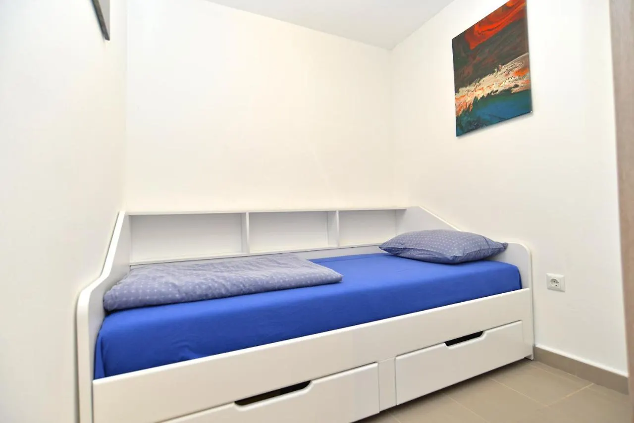 Apartments Volf 1405 Peroj