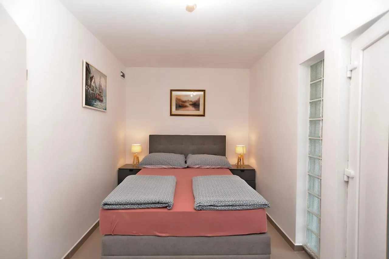 Apartments Volf 1405 Peroj