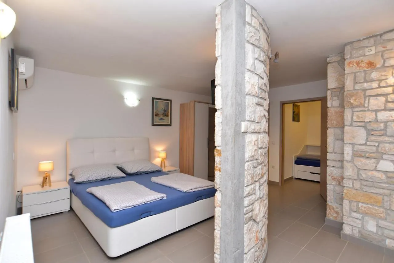 Apartments Volf 1405 Peroj