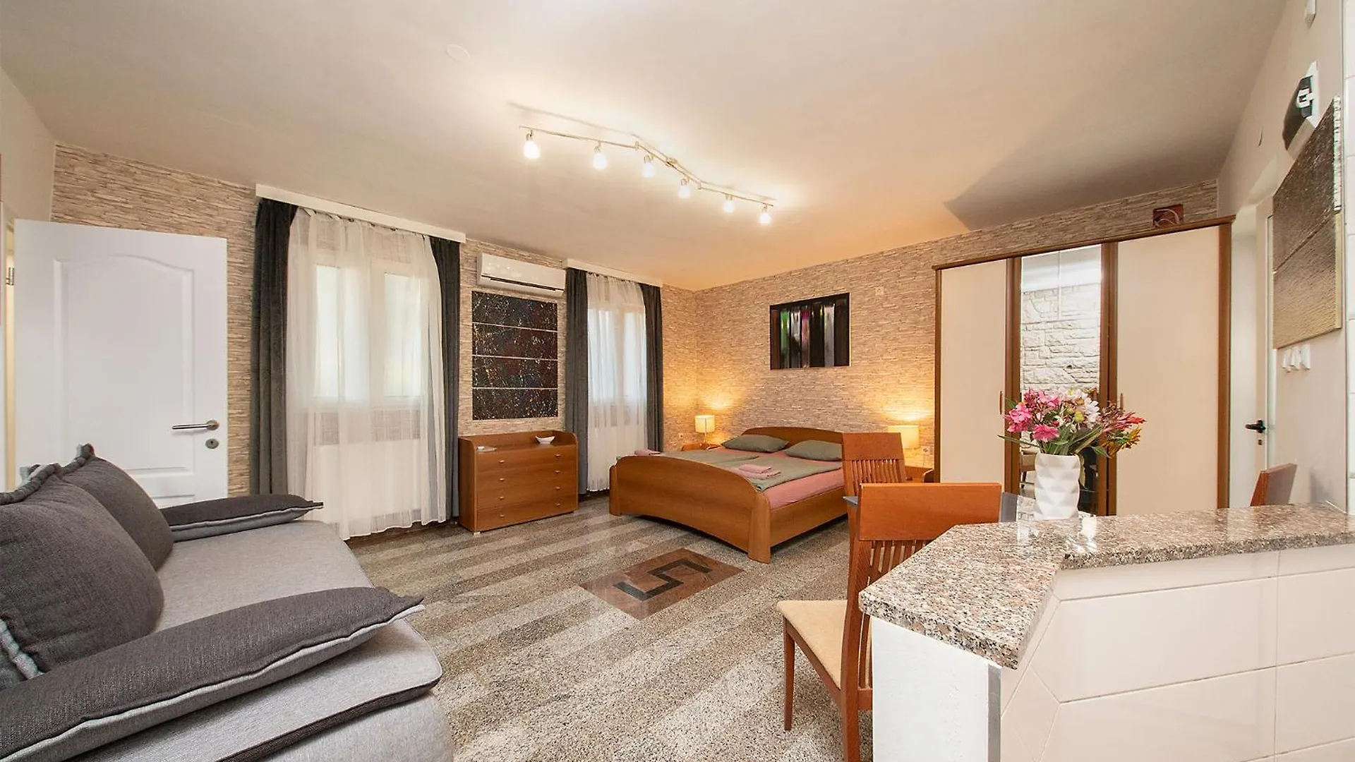 Apartments Volf 1405 Peroj Croatia