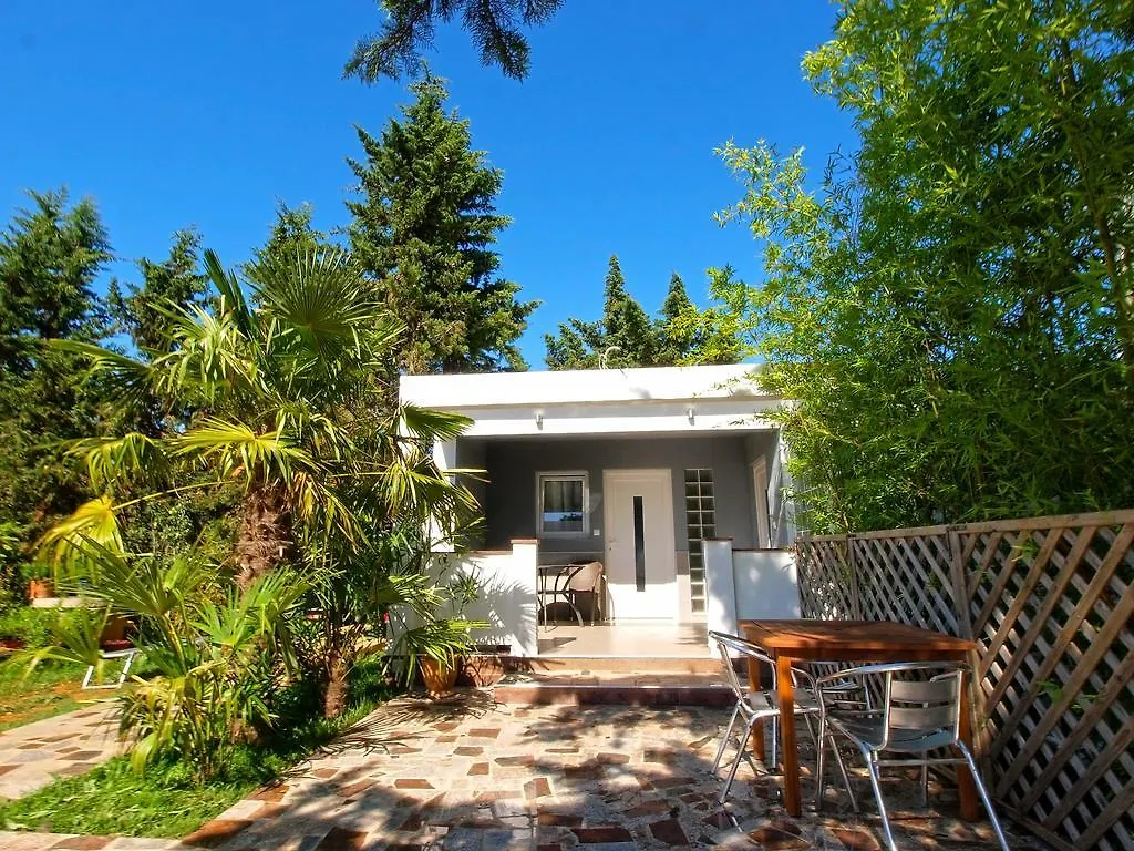 Apartments Volf 1405 Peroj Croatia