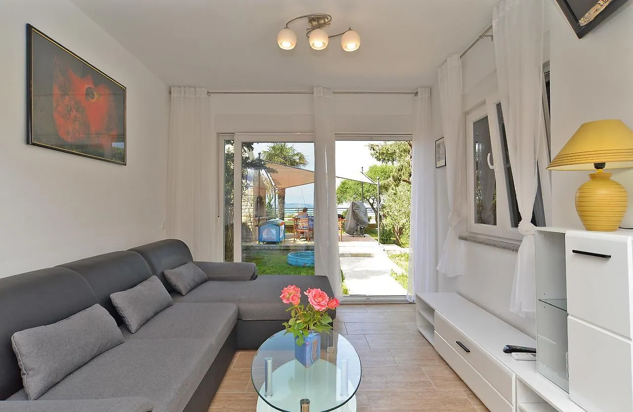 Apartments Volf 1405 Peroj