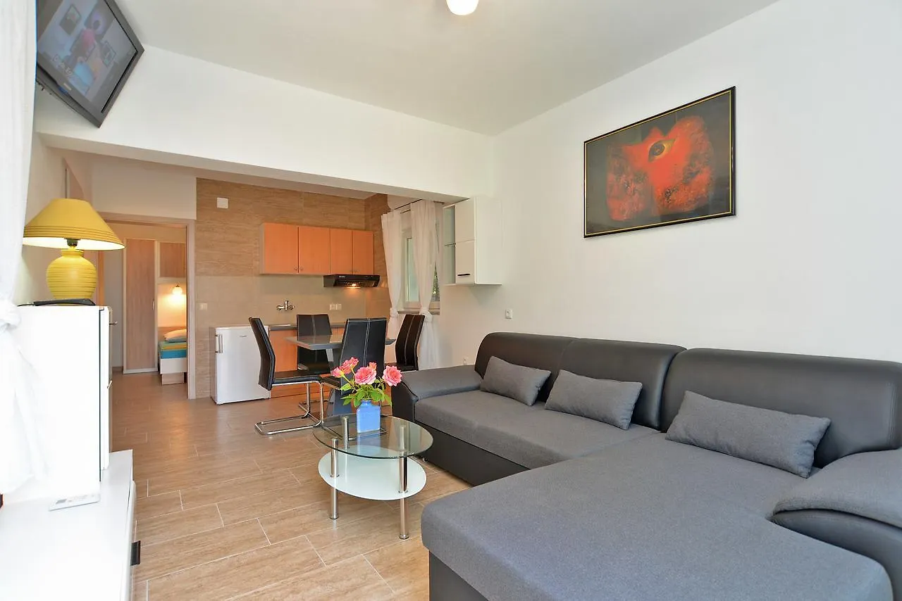 Apartments Volf 1405 Peroj