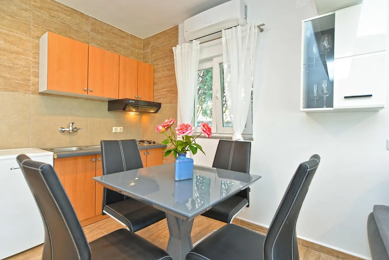 Apartments Volf 1405 Peroj