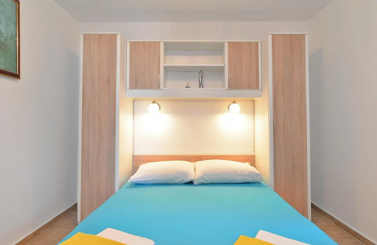 Apartments Volf 1405 Peroj Croatia