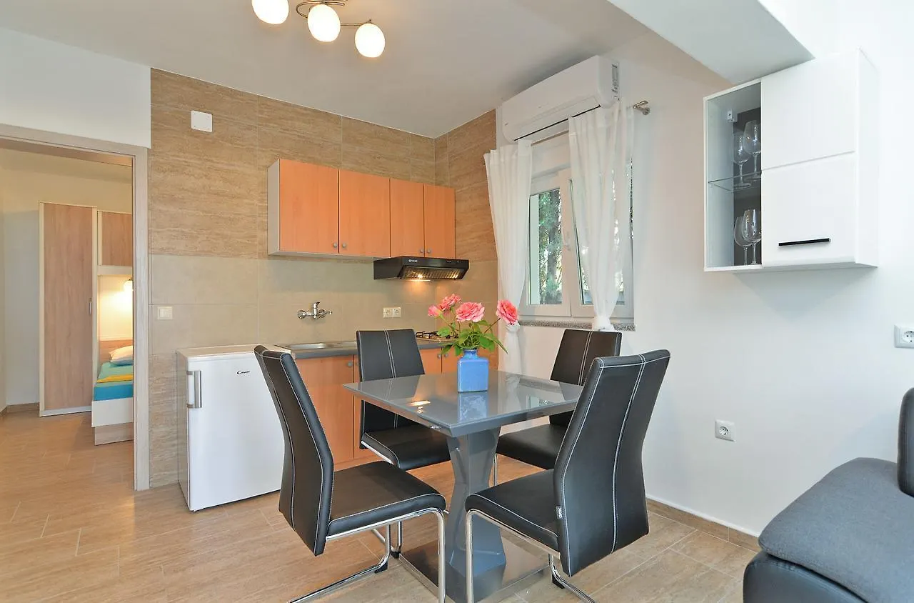 Apartments Volf 1405 Peroj Croatia