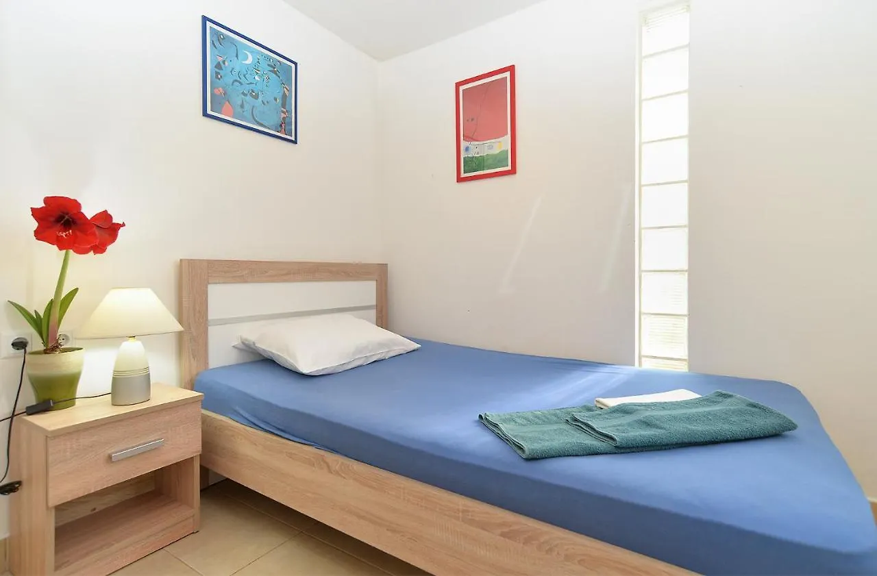 Apartments Volf 1405 Peroj Croatia